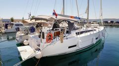 Dufour 390 GL (sailing yacht)