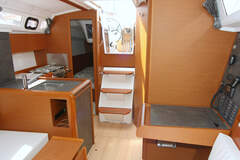 velero Jeanneau Sun Odyssey 349 - 2 Cab imagen 8