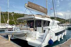 Bali 4.4 QY (sailing catamaran)